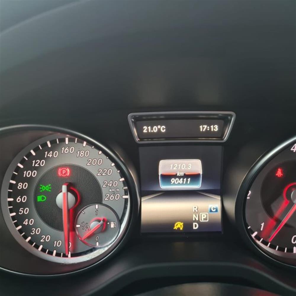 GLA 200   GLA 200 d Automatic Premium