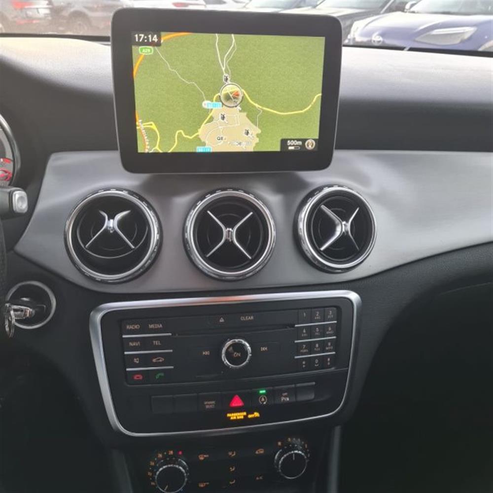 GLA 200   GLA 200 d Automatic Premium