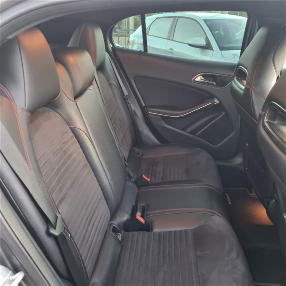 GLA 200   GLA 200 d Automatic Premium