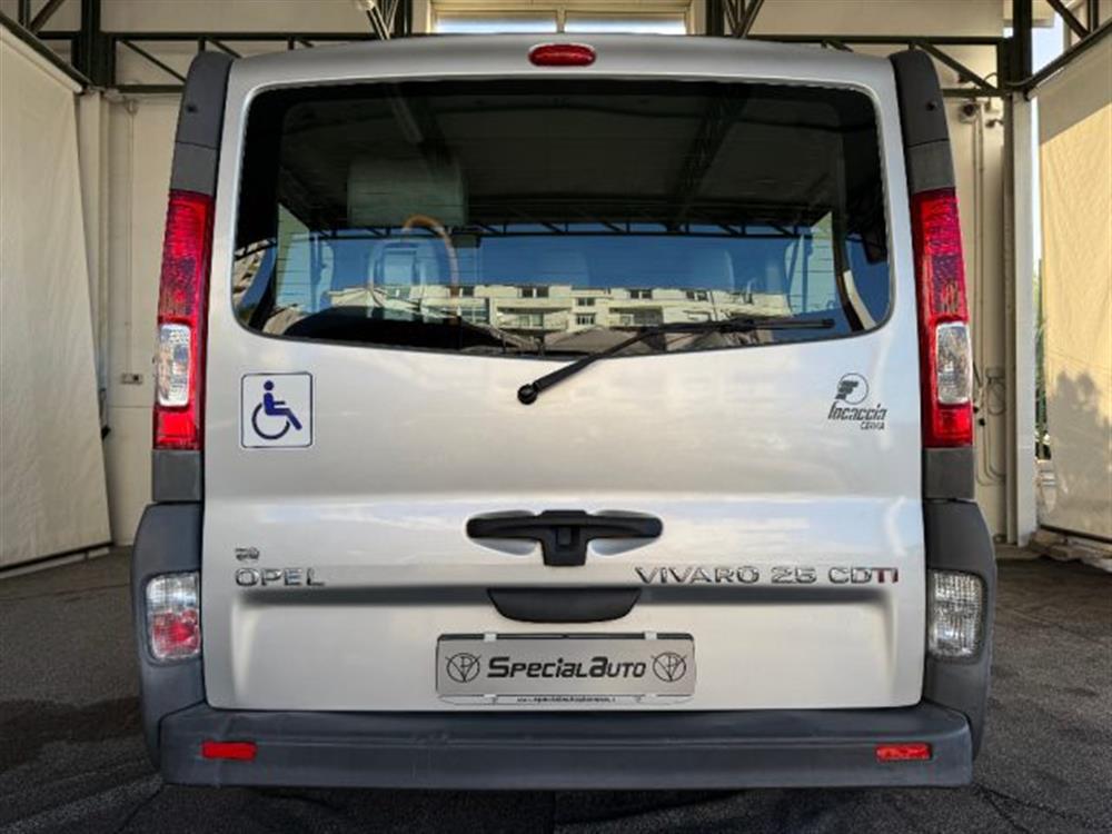 Vivaro   Vivaro 9 posti pianale elet
