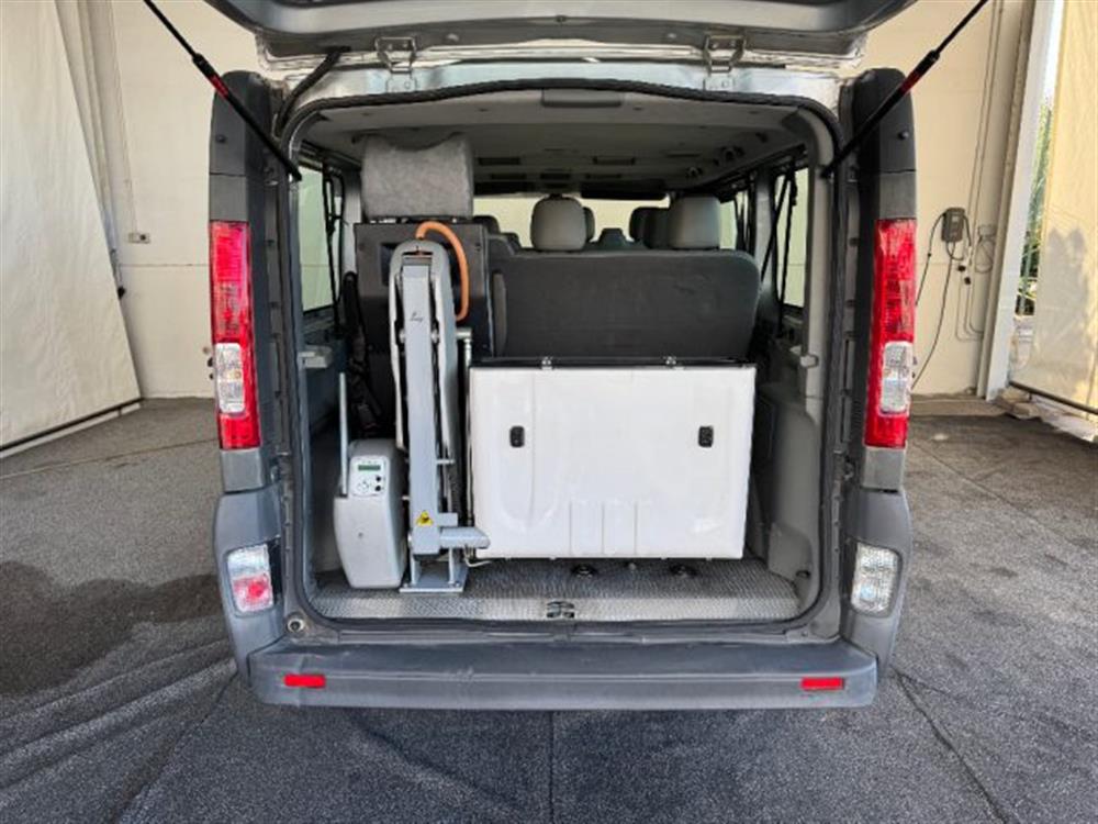 Vivaro   Vivaro 9 posti pianale elet