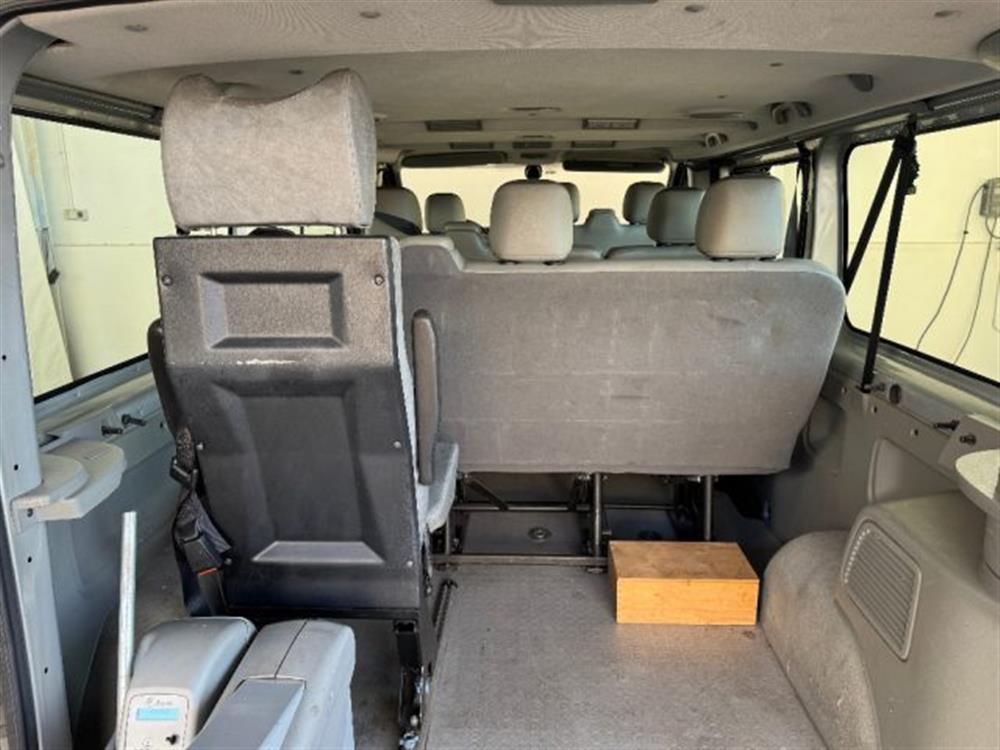 Vivaro   Vivaro 9 posti pianale elet