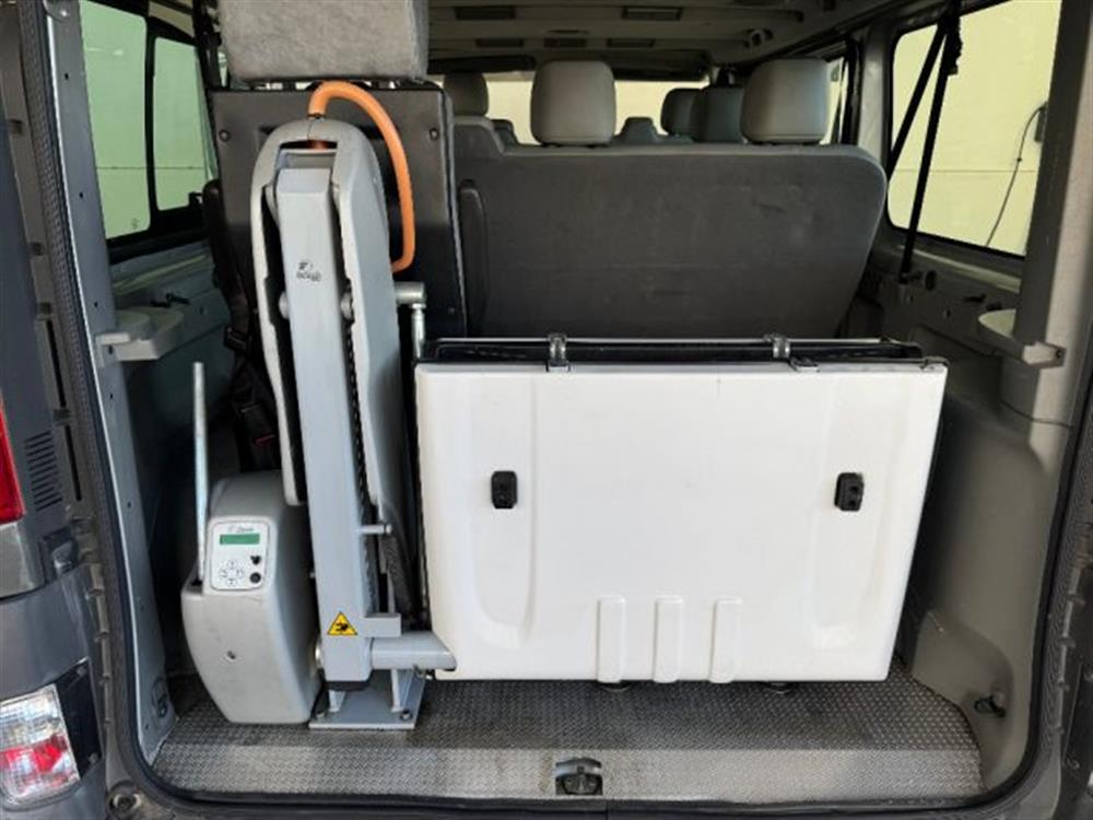 Vivaro   Vivaro 9 posti pianale elet