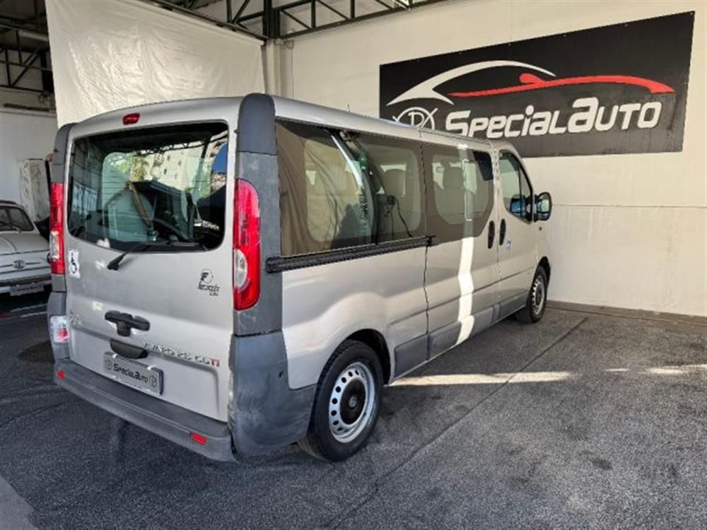 Vivaro   Vivaro 9 posti pianale elet