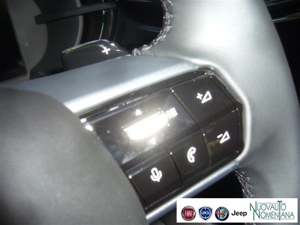 Junior   Junior 1.2 136 CV Hybrid eD