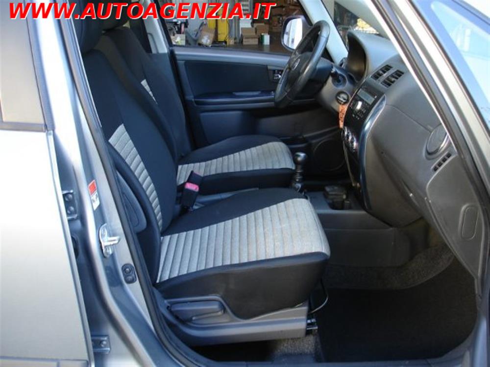 Sedici   Sedici 1.9 MJT 4x4 Emotion.