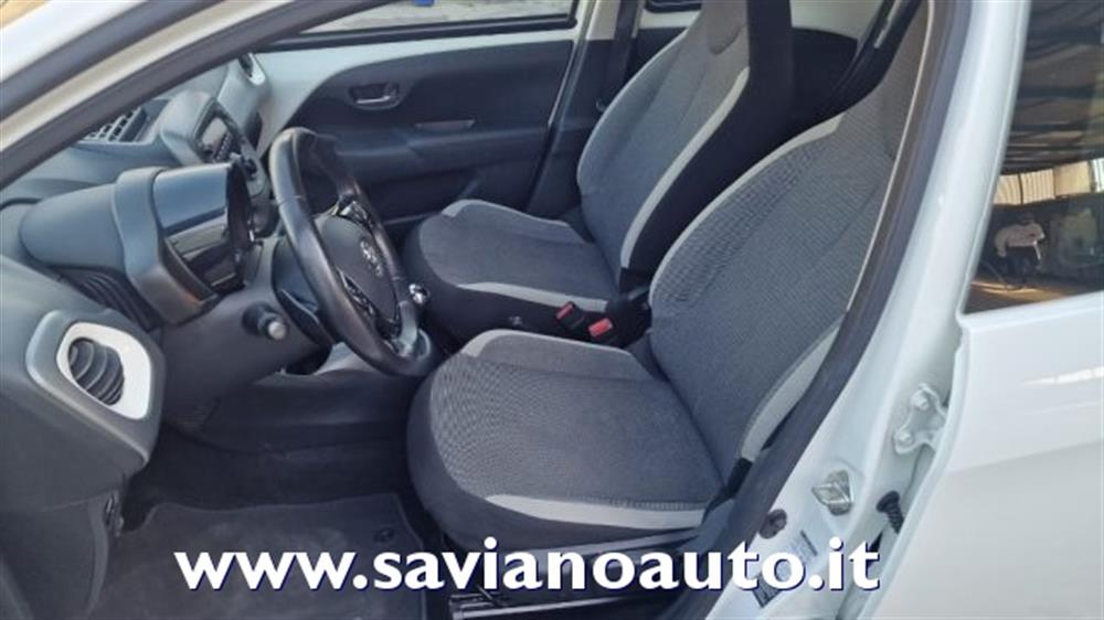 Aygo   Aygo Connect 1.0 VVT-i 72