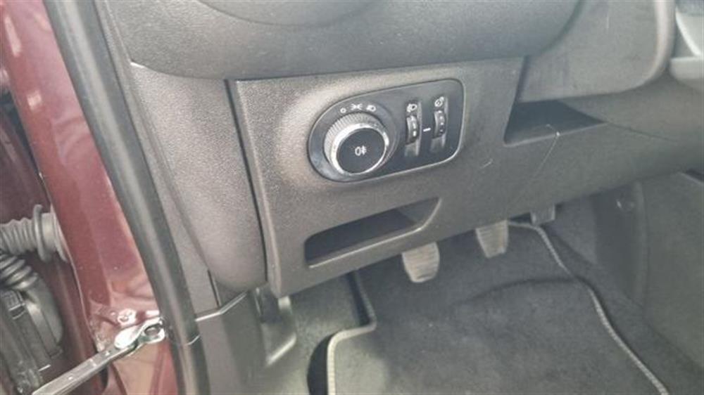 Adam   Adam 1.2 70 CV Jam