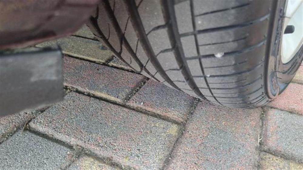 Adam   Adam 1.2 70 CV Jam