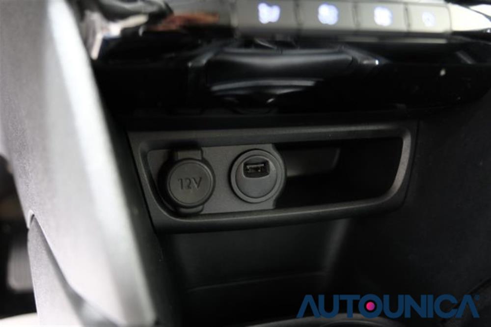 208   208 BENZINA PURETECH 82C