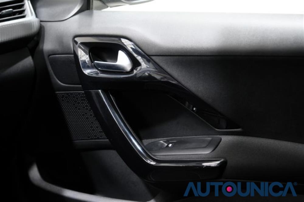 208   208 BENZINA PURETECH 82C