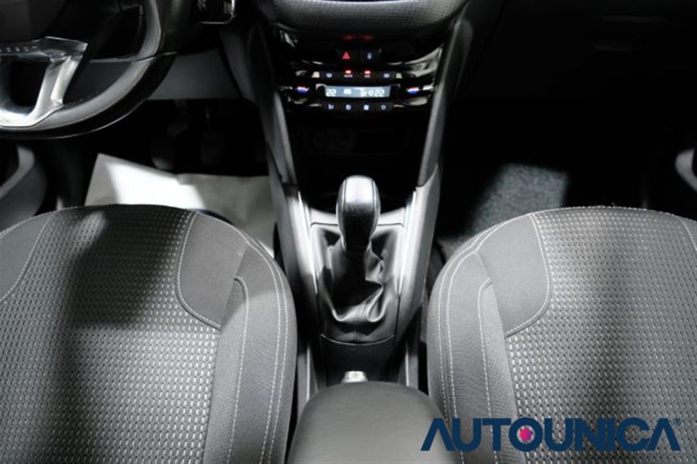 208   208 BENZINA PURETECH 82C