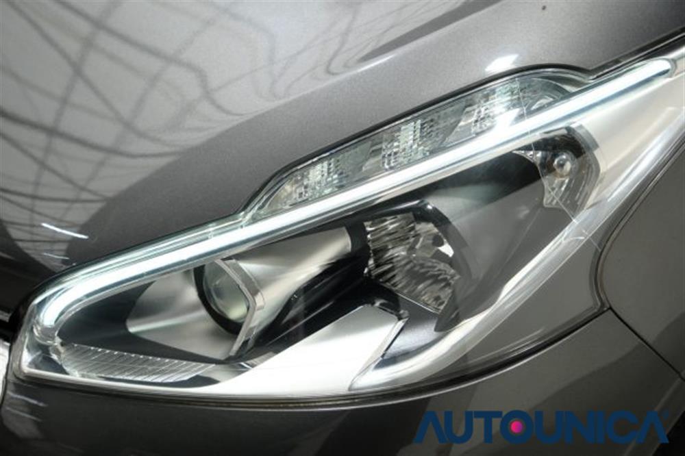 208   208 BENZINA PURETECH 82C