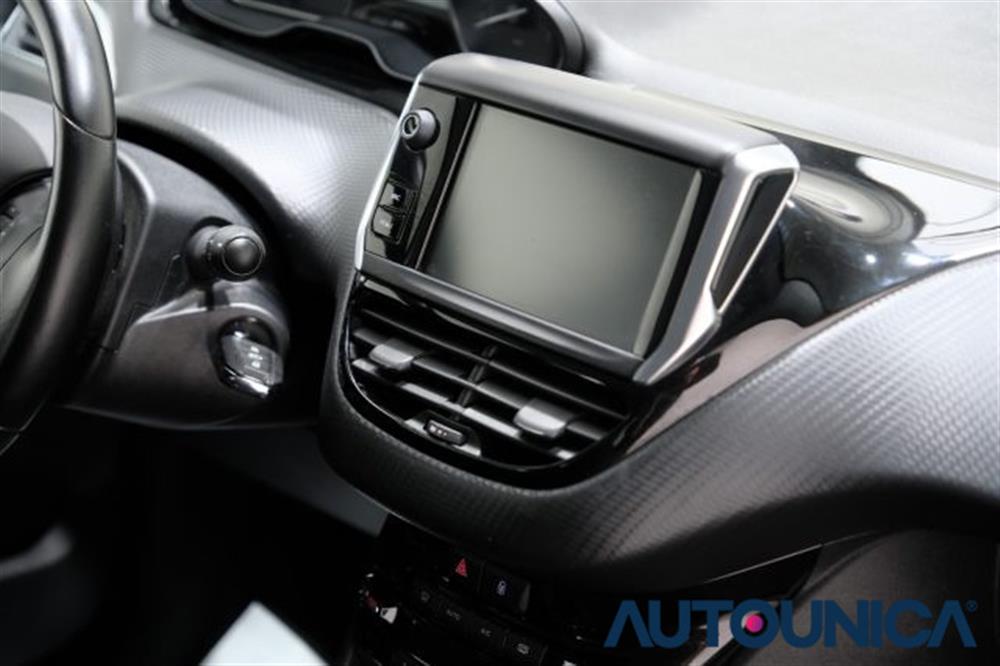 208   208 BENZINA PURETECH 82C