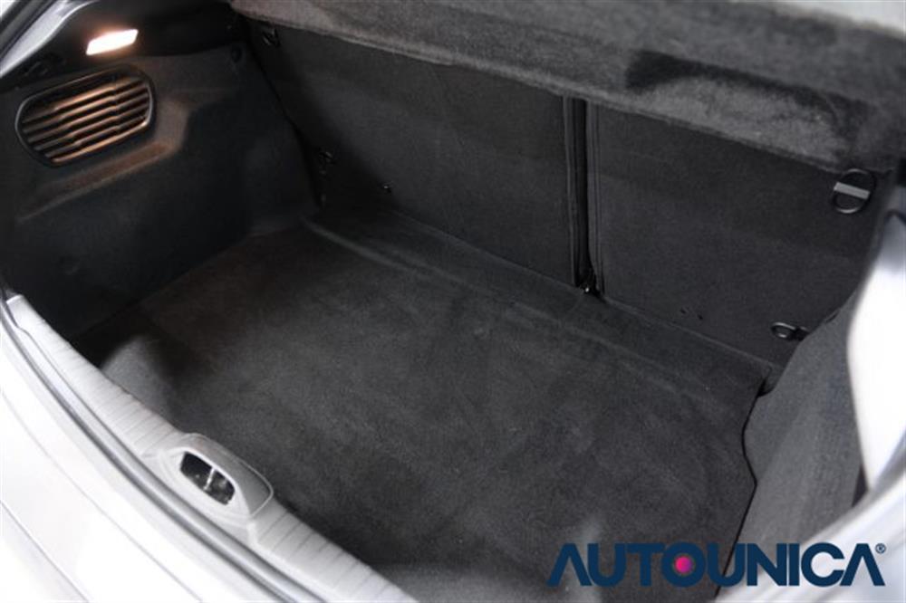 208   208 BENZINA PURETECH 82C