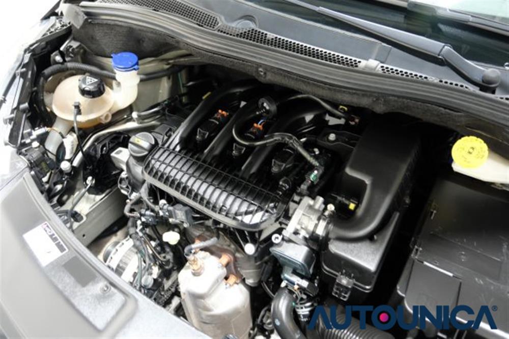 208   208 BENZINA PURETECH 82C