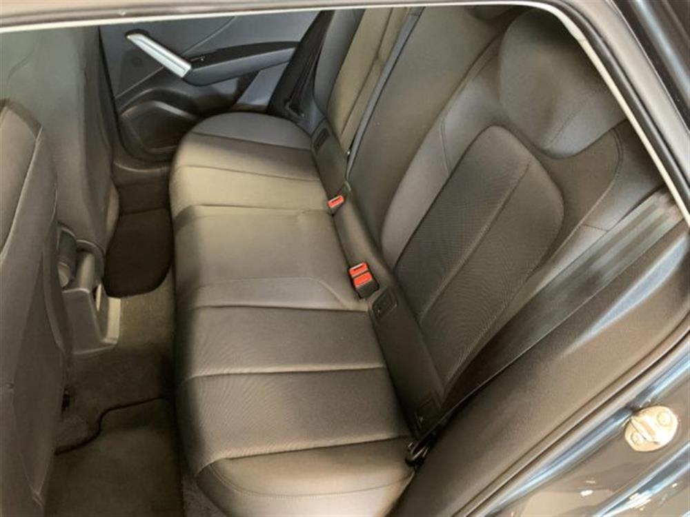 Q2 Q2 30 TDI S tronic Admi