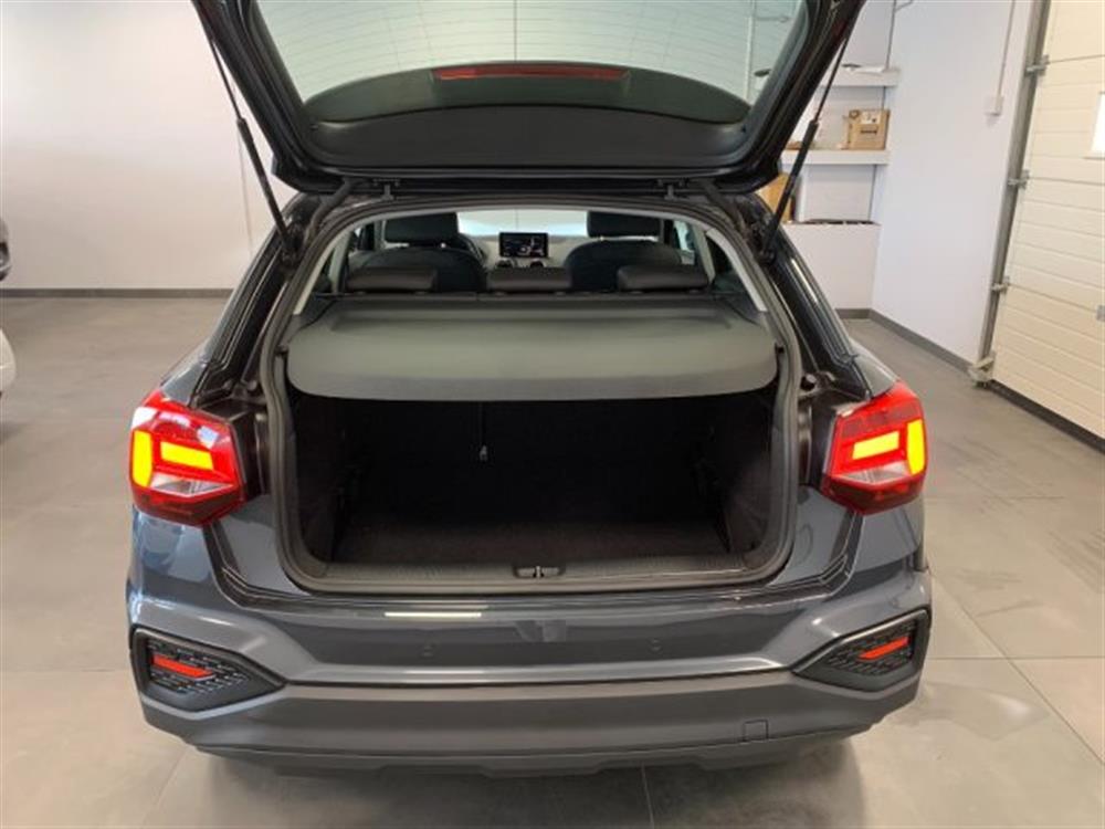 Q2 Q2 30 TDI S tronic Admi