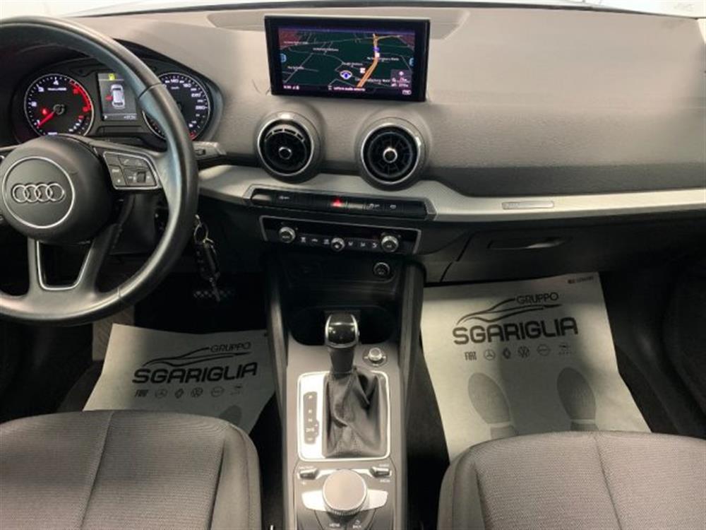 Q2 Q2 30 TDI S tronic Admi