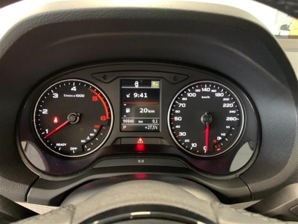 Q2 Q2 30 TDI S tronic Admi
