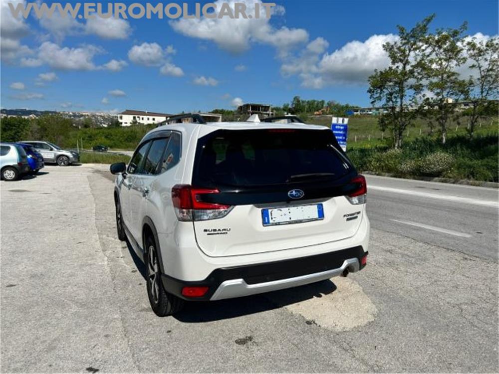 Forester   Forester 2.0 e-Boxer Premium
