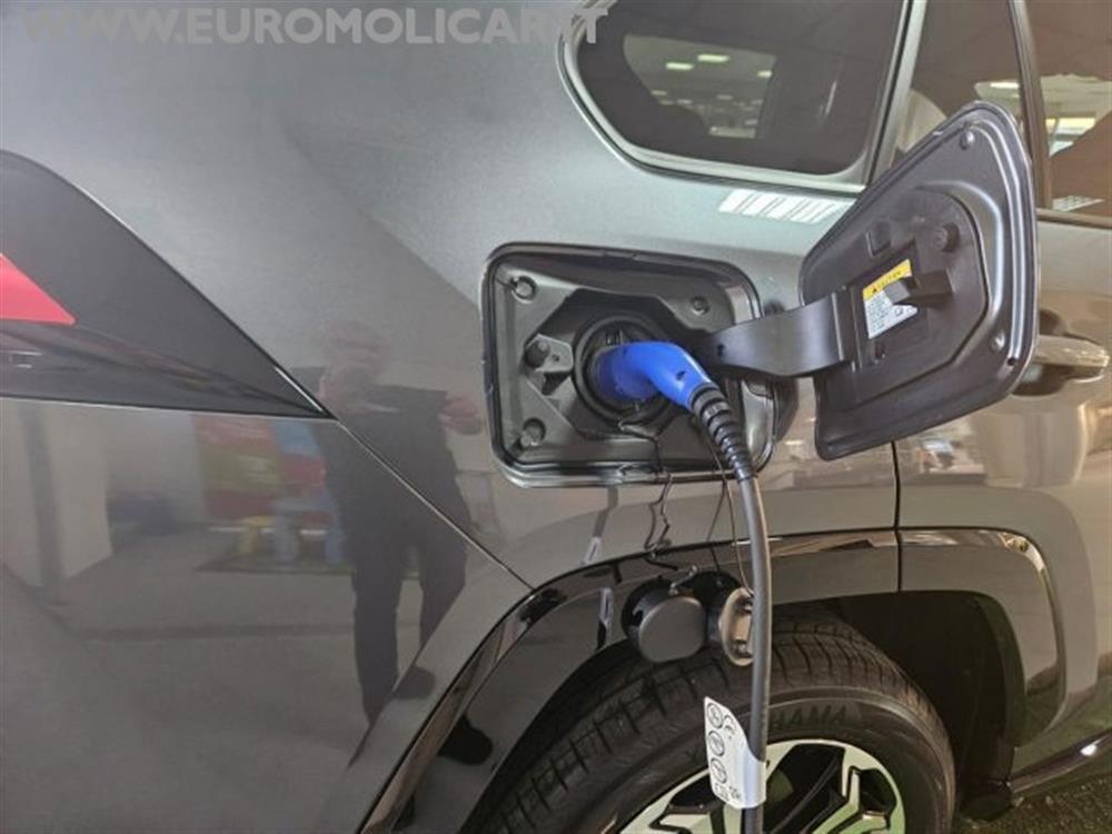 Across Across Hybrid Plug-in 4x4 -