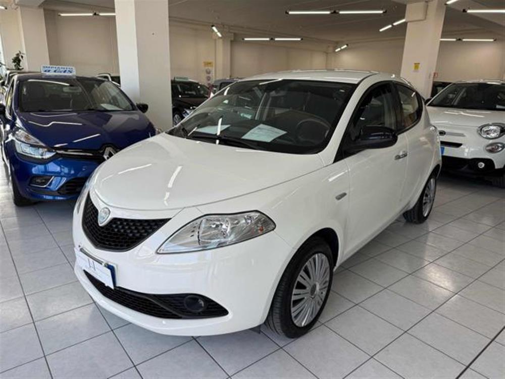 Ypsilon   Ypsilon 1.0 FireFly 5 porte