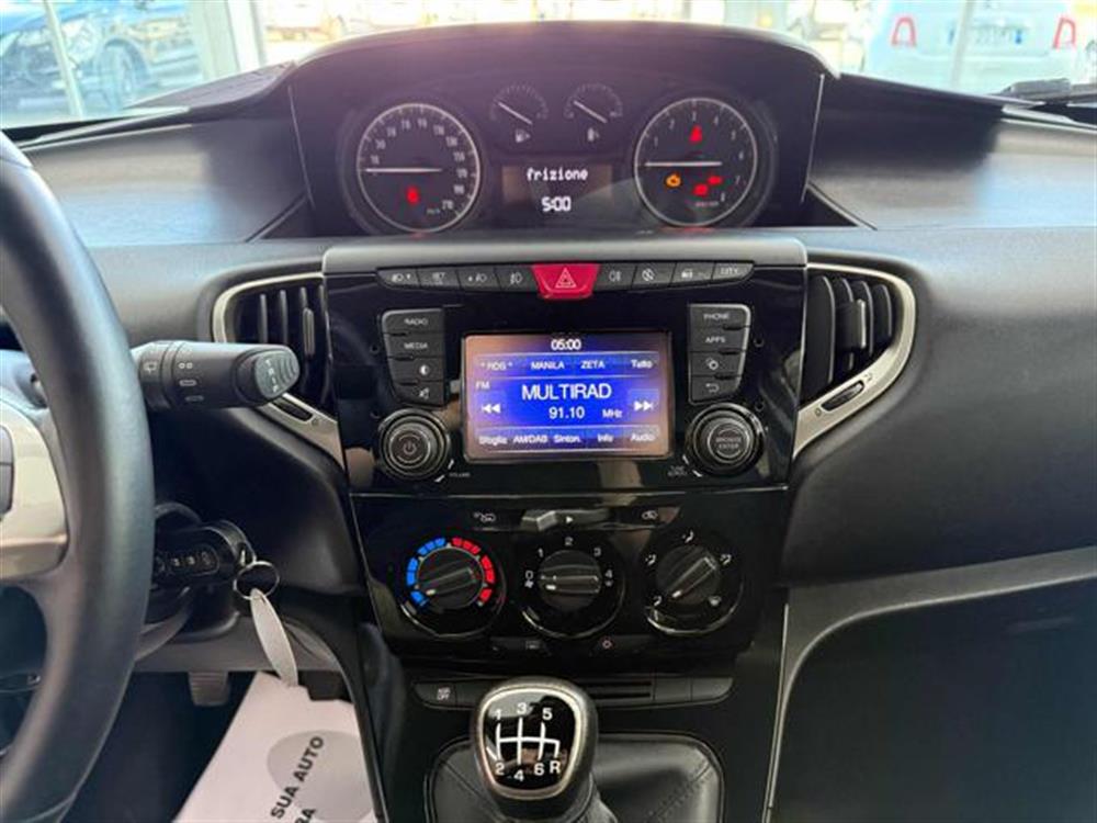 Ypsilon   Ypsilon 1.0 FireFly 5 porte