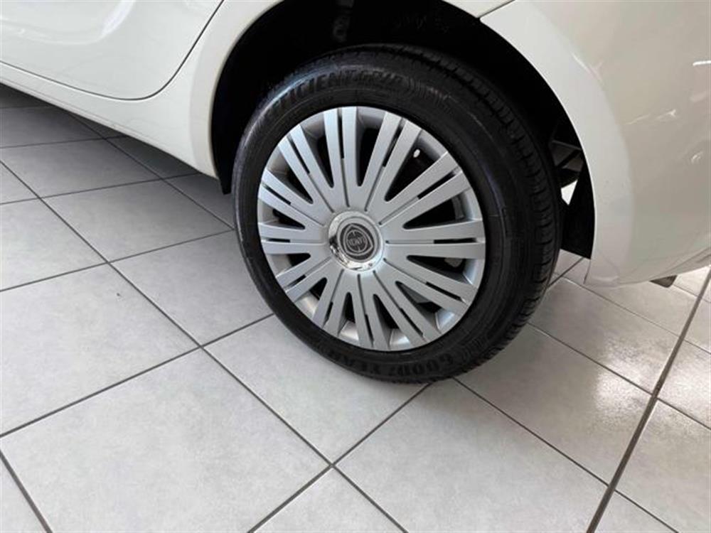 Ypsilon   Ypsilon 1.0 FireFly 5 porte