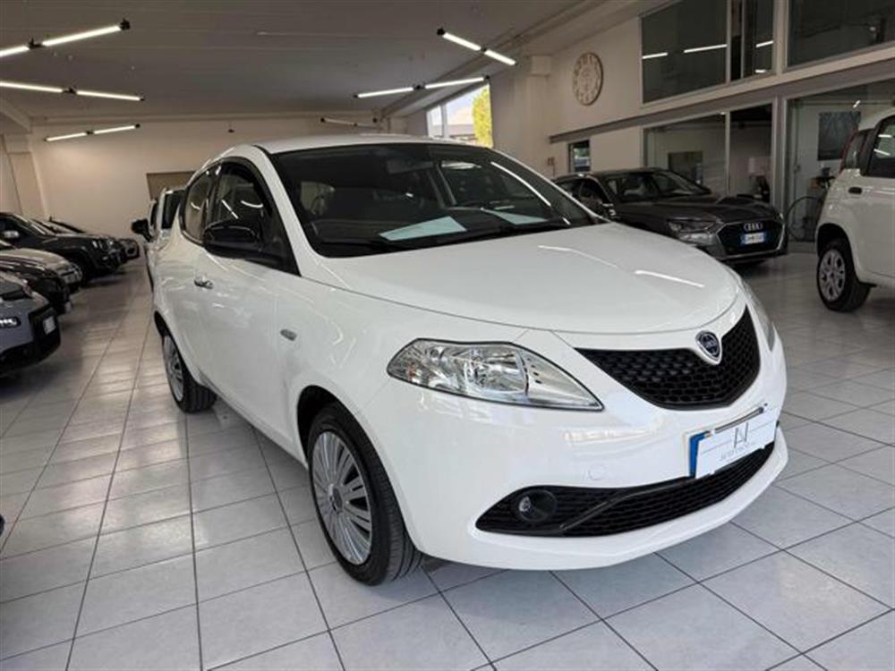 Ypsilon   Ypsilon 1.0 FireFly 5 porte