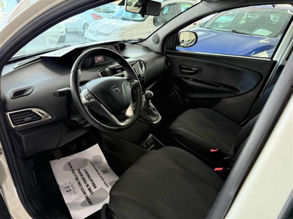 Ypsilon   Ypsilon 1.0 FireFly 5 porte