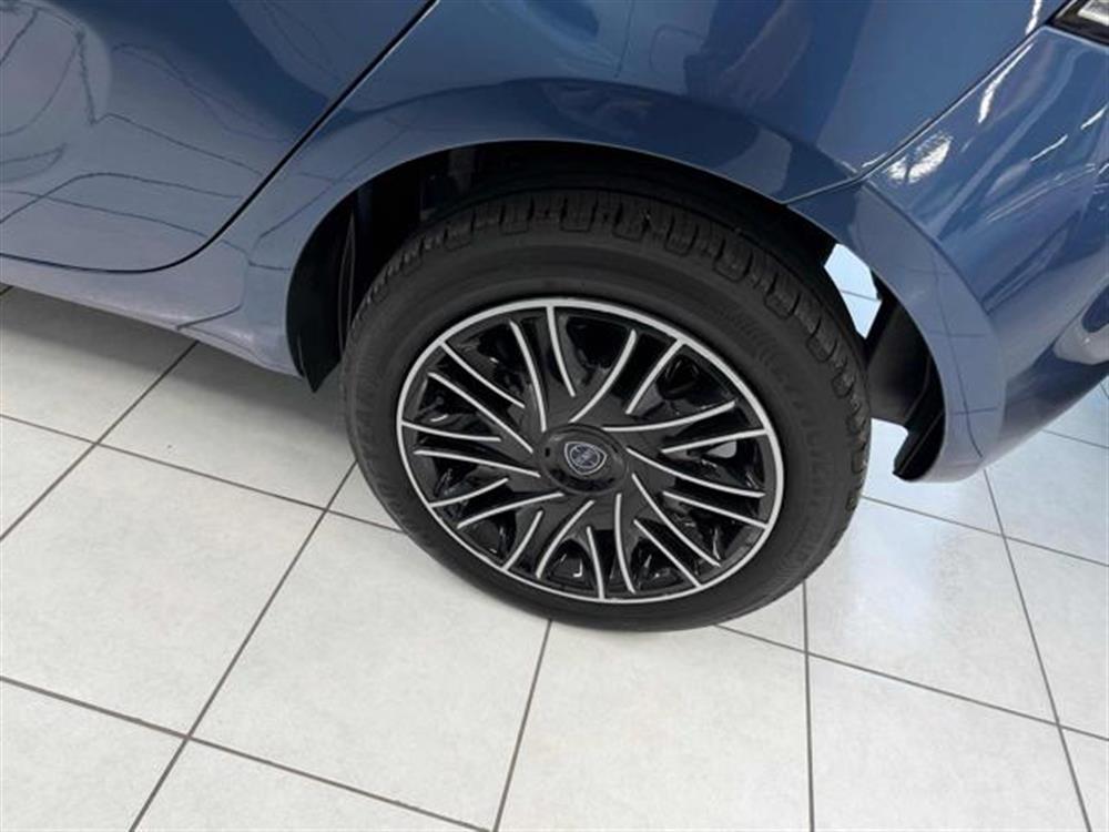 Ypsilon   Ypsilon 1.0 FireFly 5 porte