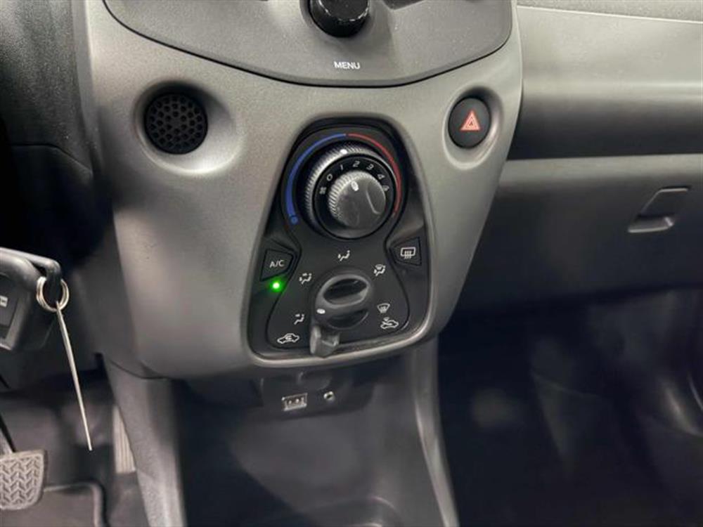 Aygo   Aygo Connect 1.0 VVT-i 72