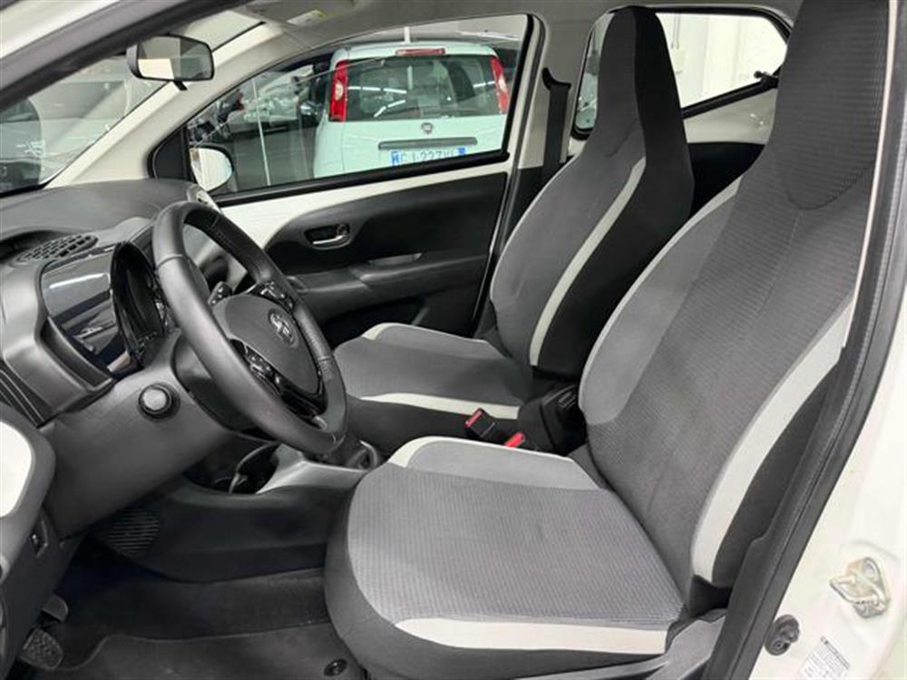 Aygo   Aygo Connect 1.0 VVT-i 72