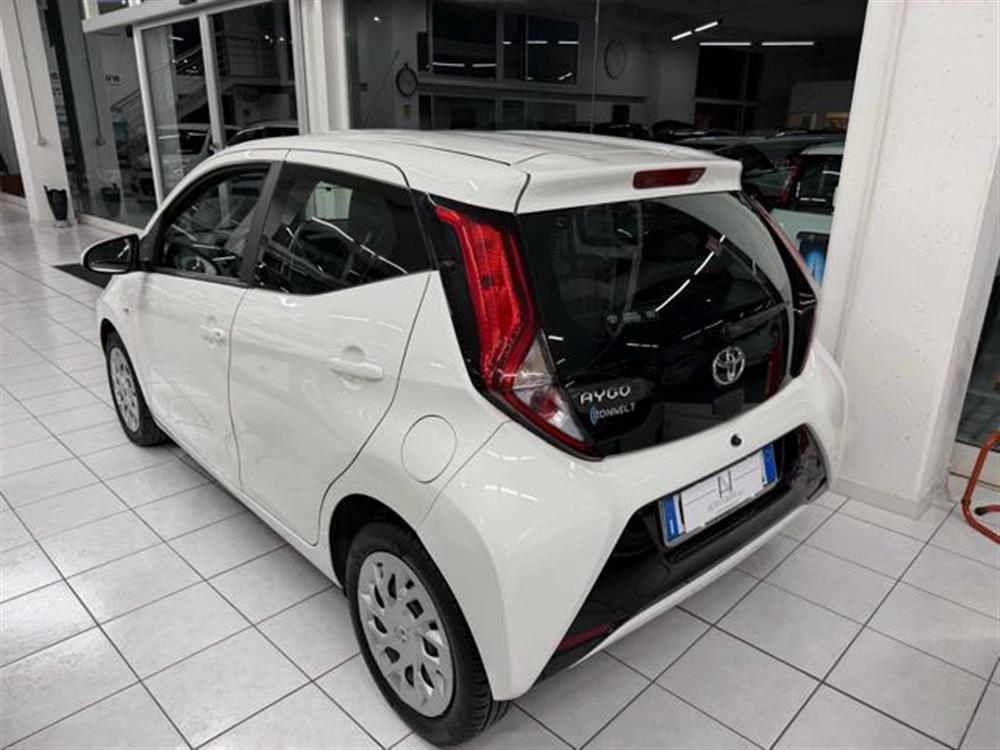 Aygo   Aygo Connect 1.0 VVT-i 72
