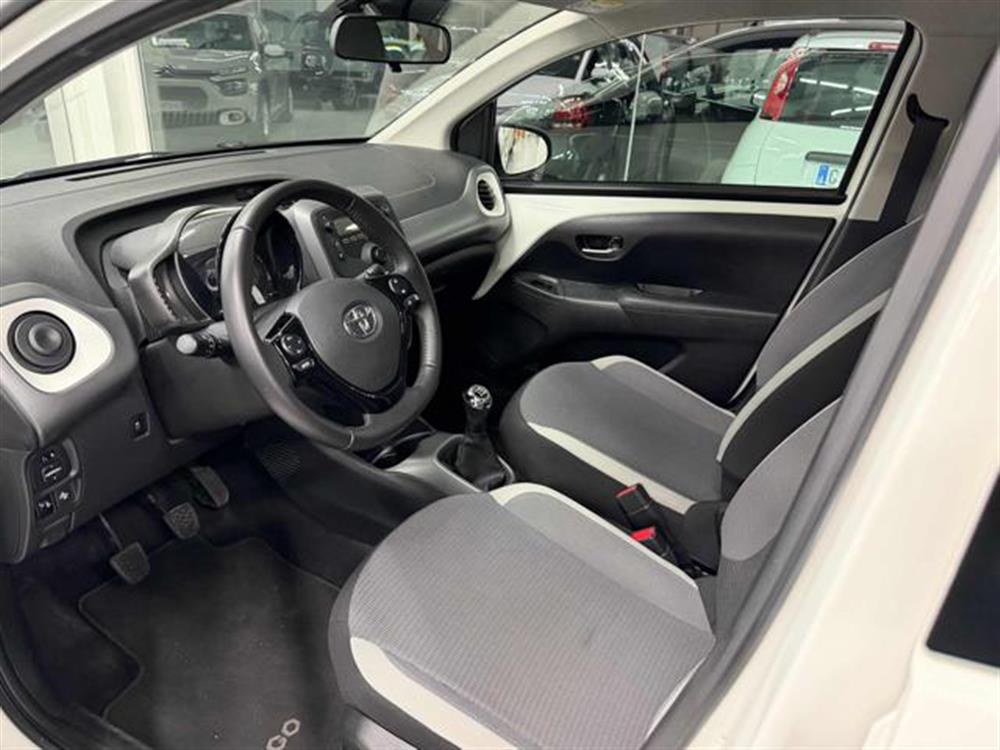 Aygo   Aygo Connect 1.0 VVT-i 72