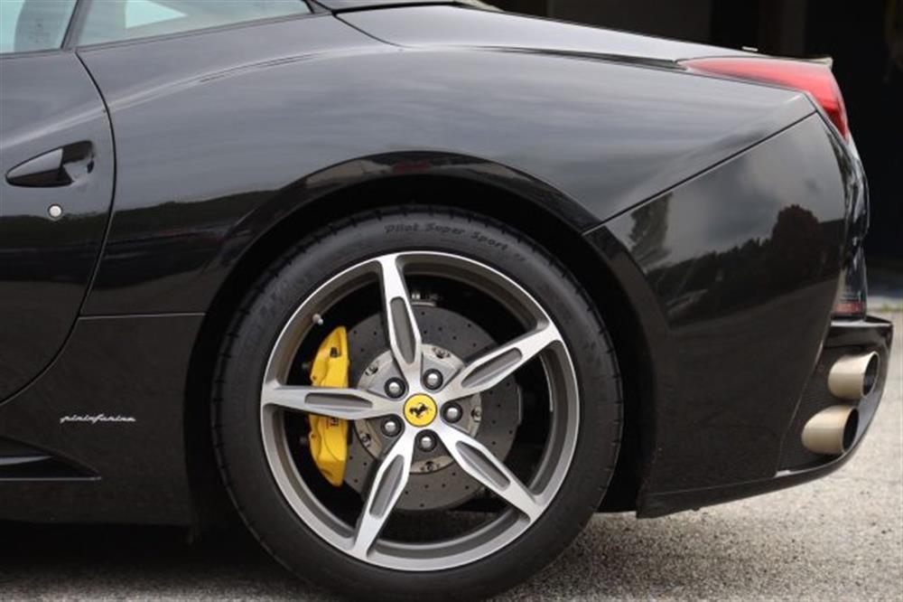 California California 30 Handling Speciale