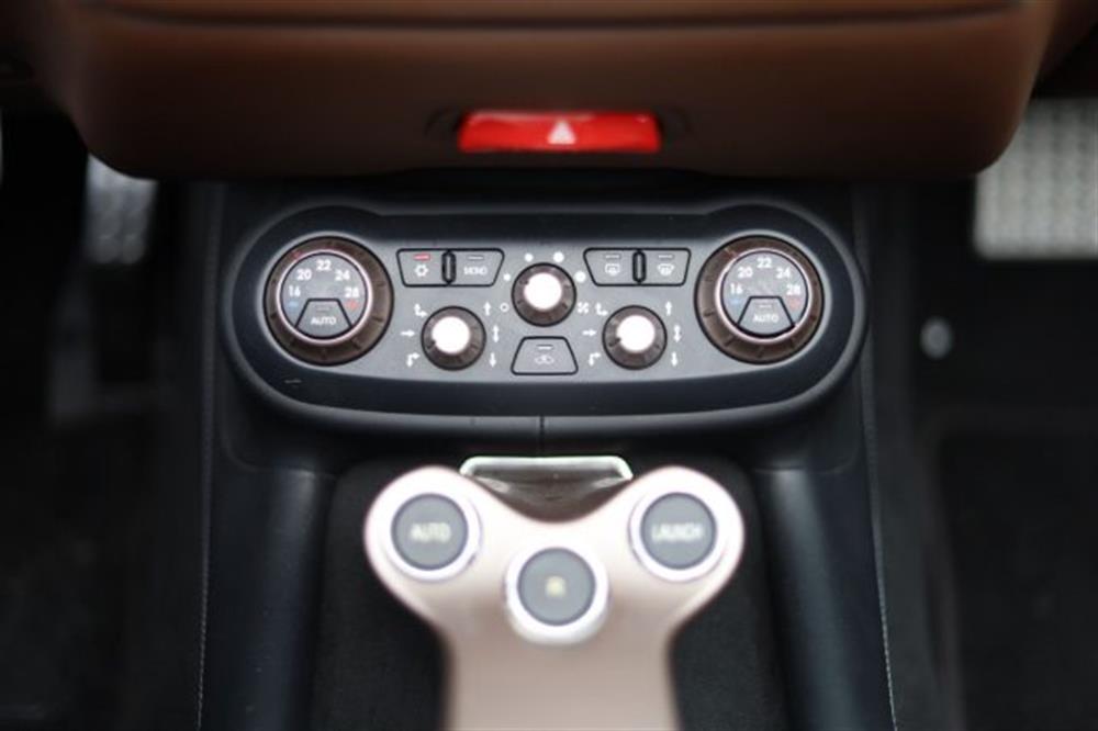 California California 30 Handling Speciale