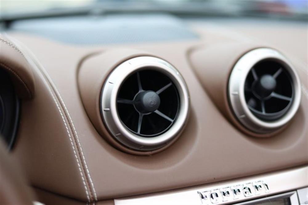 California California 30 Handling Speciale