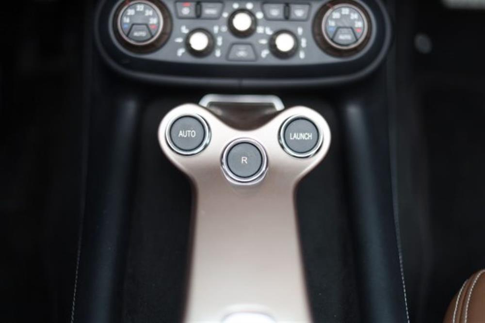 California California 30 Handling Speciale