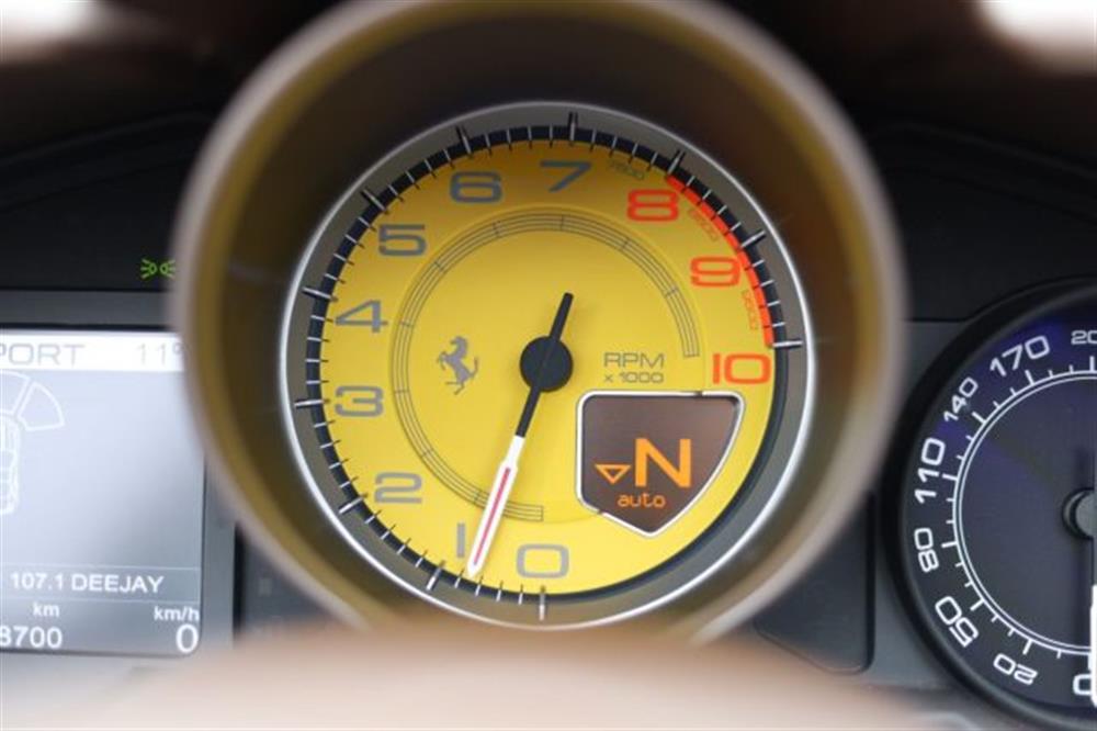 California California 30 Handling Speciale