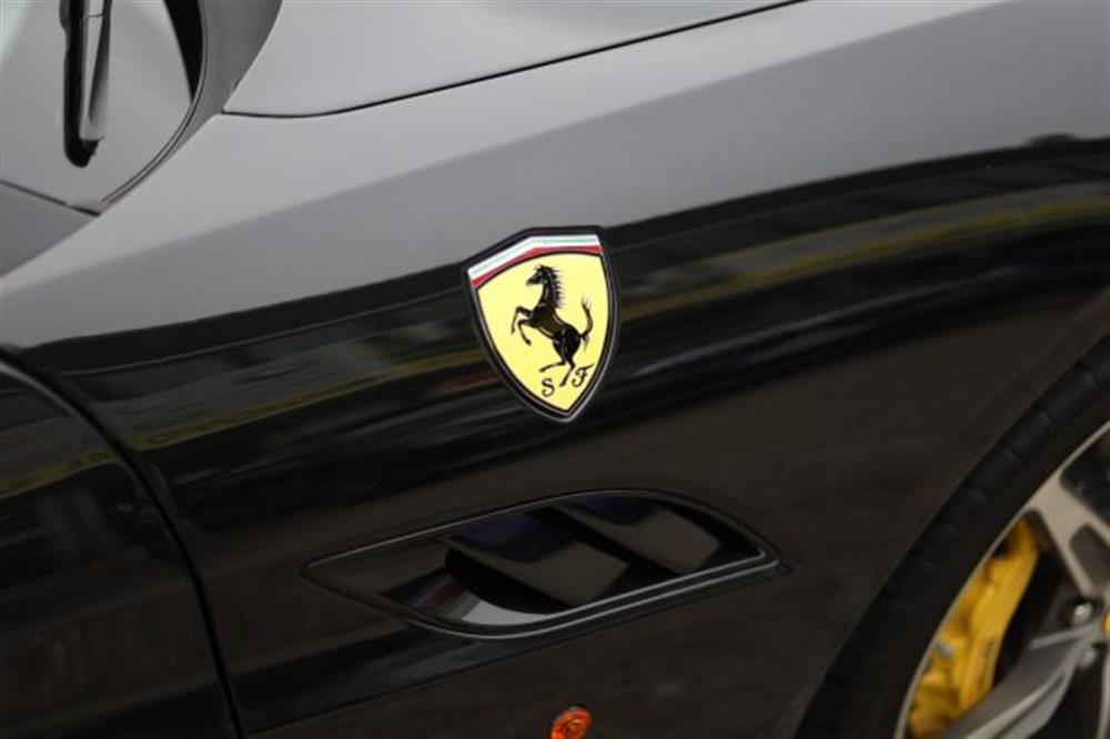 California California 30 Handling Speciale