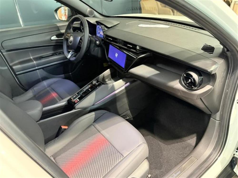 Junior Junior 1.2 136 CV Hybrid eD