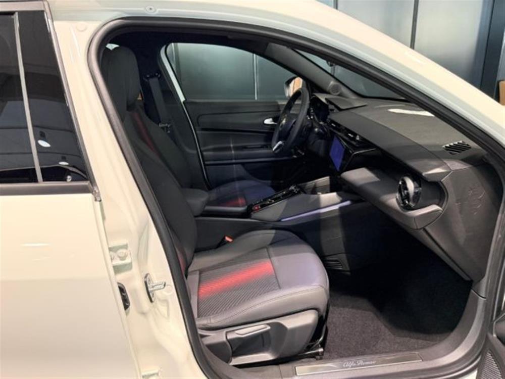 Junior Junior 1.2 136 CV Hybrid eD