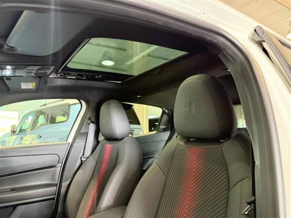 Junior Junior 1.2 136 CV Hybrid eD