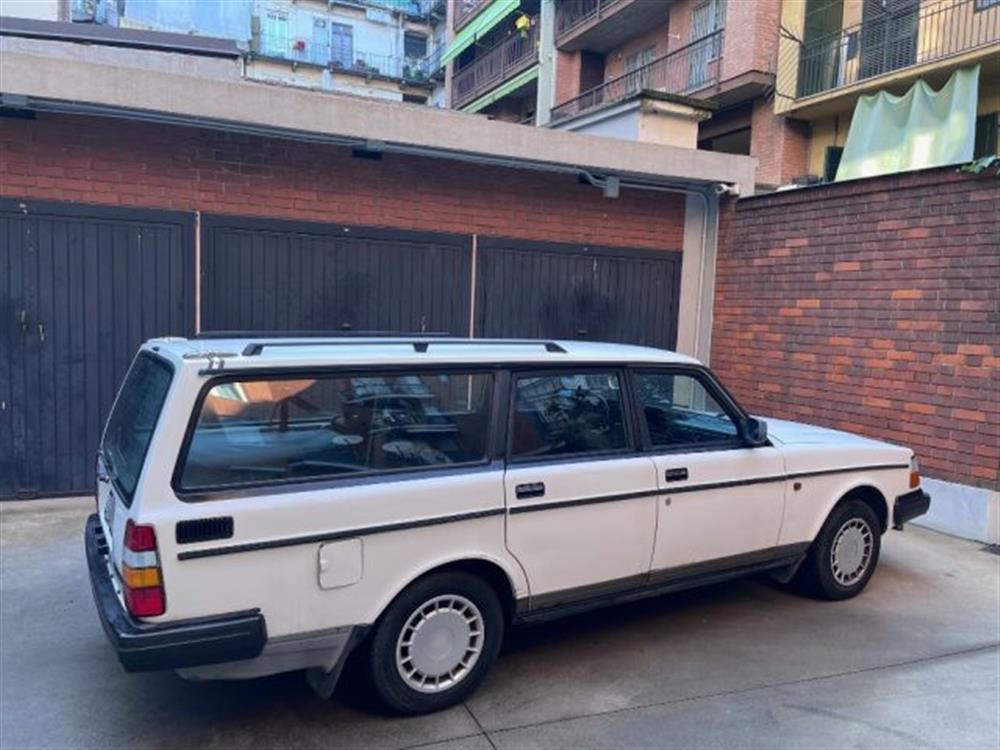 240 240 2.0 Station Wagon Po