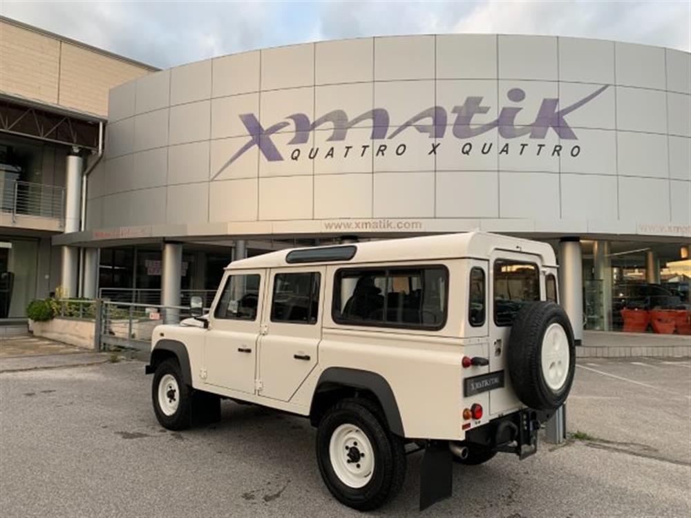 Defender Defender 110 2.4 TD4 Station