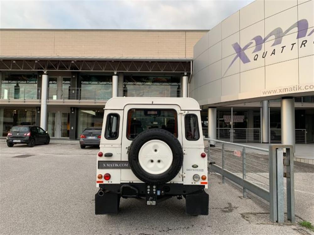 Defender Defender 110 2.4 TD4 Station