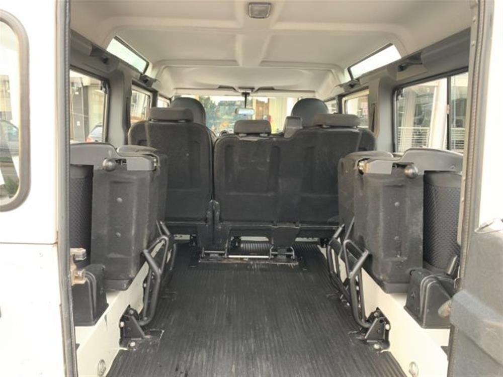 Defender Defender 110 2.4 TD4 Station