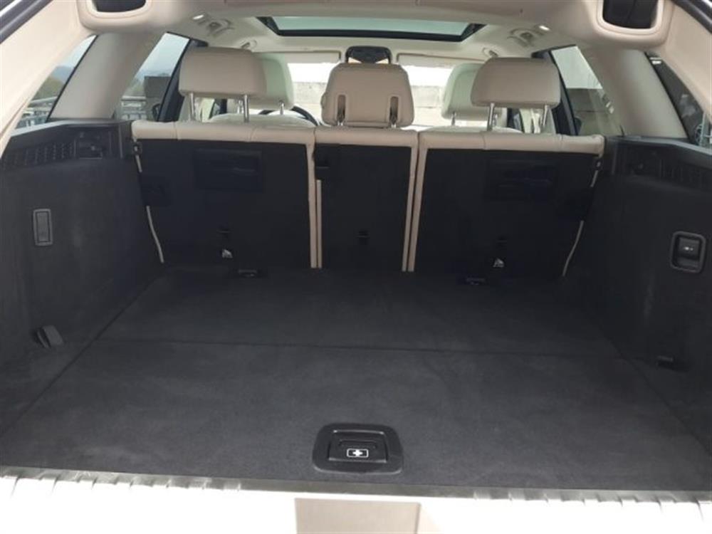 530 530 e xDrive Touring Bus